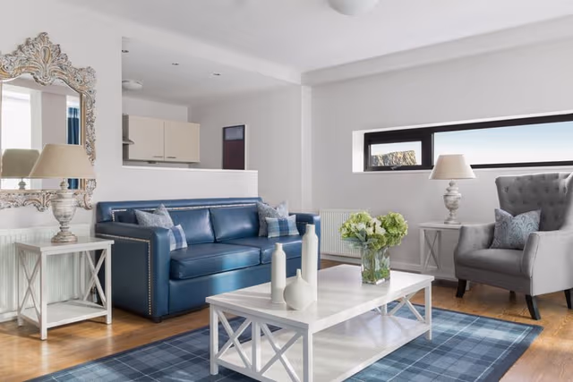 APARTMENT THREE BEDROOMS