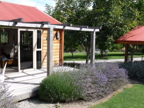 Rascal One-Bedroom Cottage