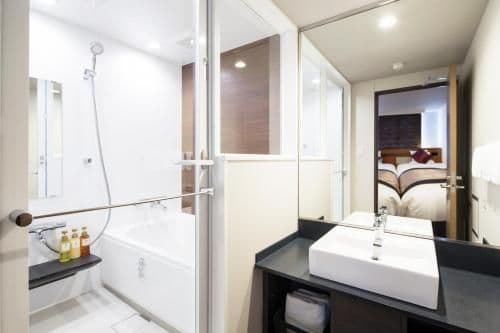 Renovated Triple Room - Non-Smoking