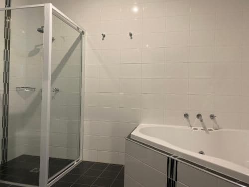 King Room with Spa Bath