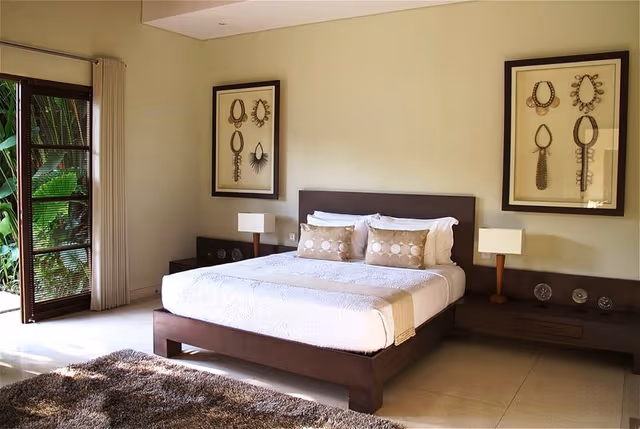 VILLA SIX BEDROOMS TWO BATHROOMS