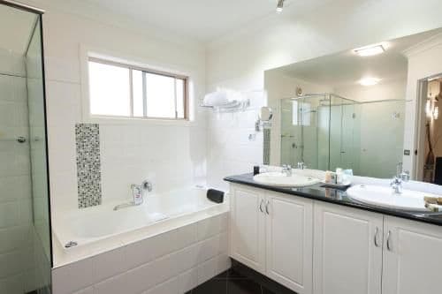 Luxury Suite with Spa Bath
