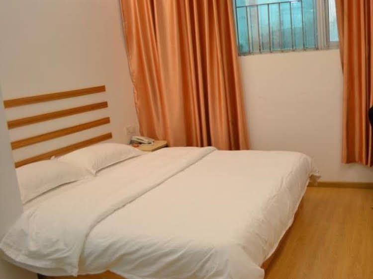 Emerald Holiday Hotel1