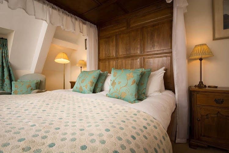 Abbots Grange2