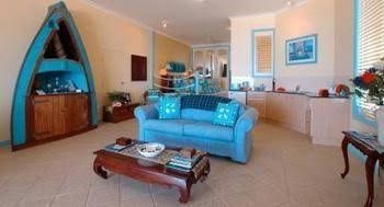 Al Mare Beachfront Retreat3