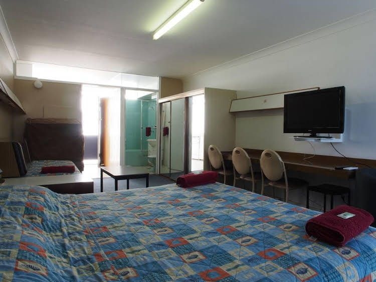 City Beach Motel0