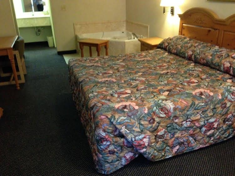 Regency Inn Pascagoula2