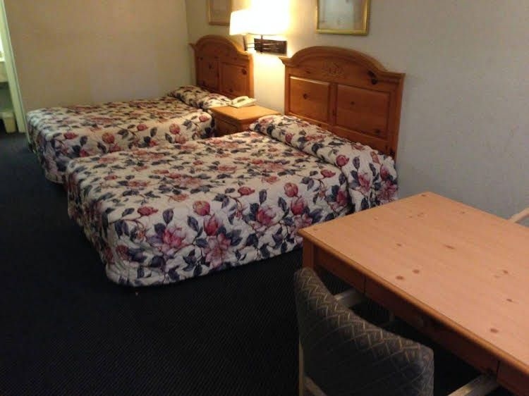 Regency Inn Pascagoula3
