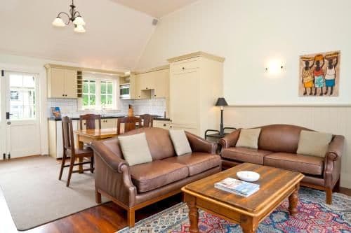 Deluxe One-Bedroom Apartment