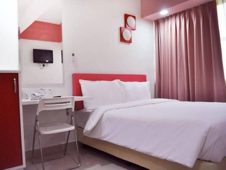โรงแรม วายวาย 318 (YY318 Hotel)2