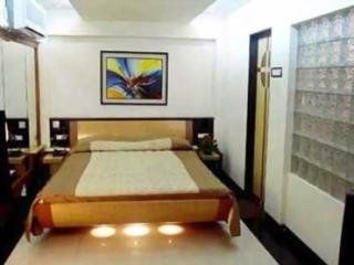 Metro Palace0