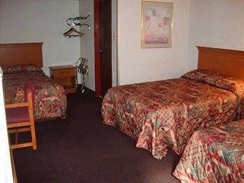 Regency 265 Motor Inn2