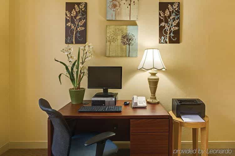 La Quinta Inn & Suites West Palm Beach I-95