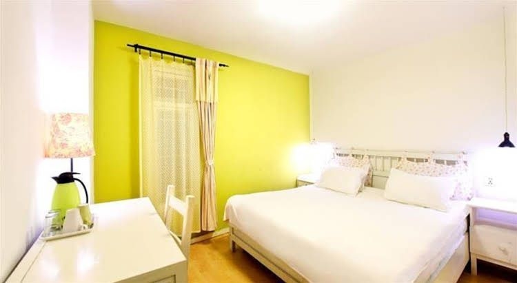 People's Square Youth Hostel0
