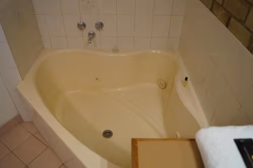 Deluxe Two-Bedroom Suite with Spa Bath