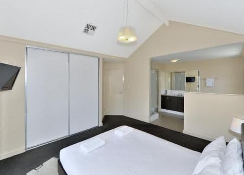 4 Bedroom Townhouse