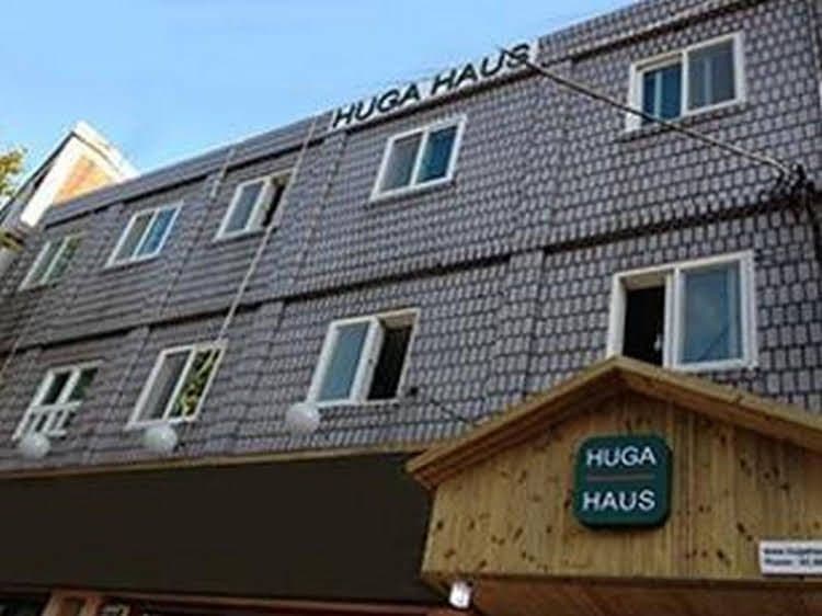 Huga Haus Huga Haus