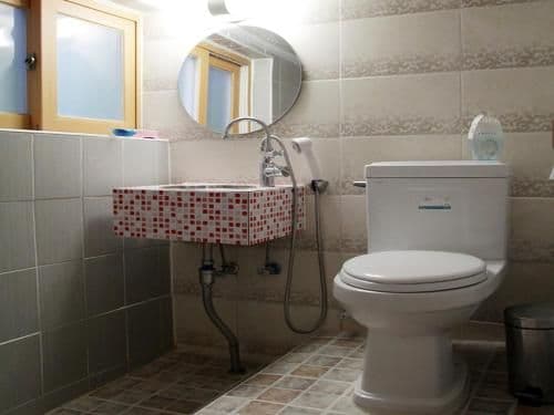 Twin Room with Private Bathroom