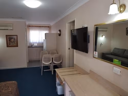 Large Deluxe Family Room 2
