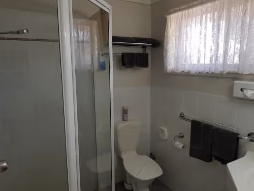 Large Deluxe Family Room 2
