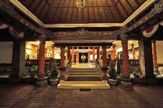 ปูริ ซารอน เซมินยัก โฮเต็ล แอนด์ วิลล่าส์ (Puri Saron Seminyak Hotel & Villas)0