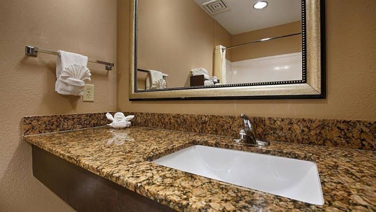 Best Western Bayou Inn and Suites4