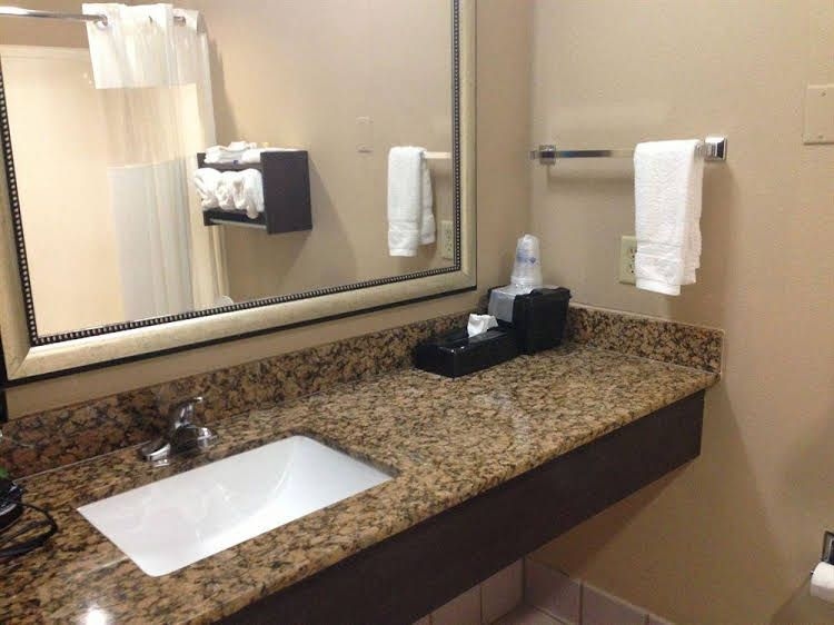 Best Western Bayou Inn and Suites1