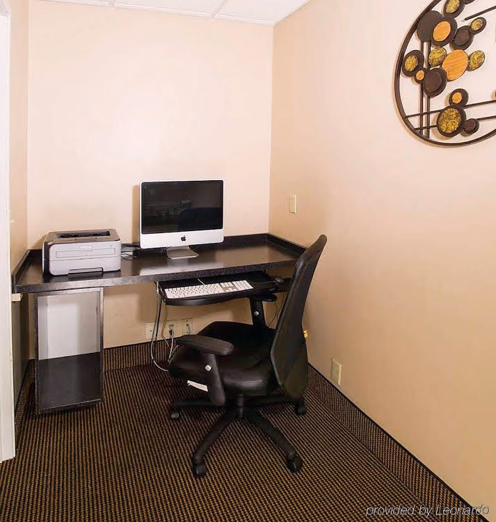 La Quinta Inn & Suites Evansville0