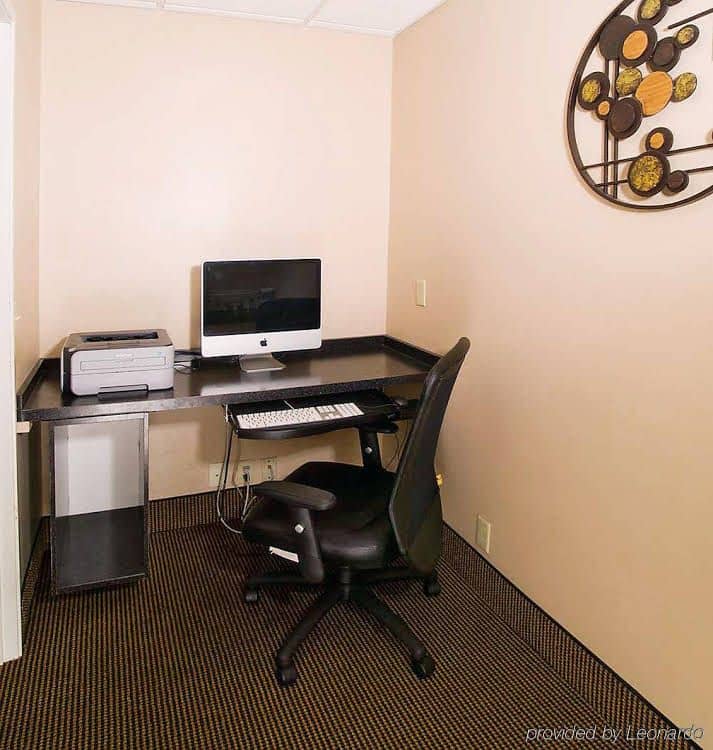 La Quinta Inn & Suites Evansville La Quinta Inn & Suites Evansville