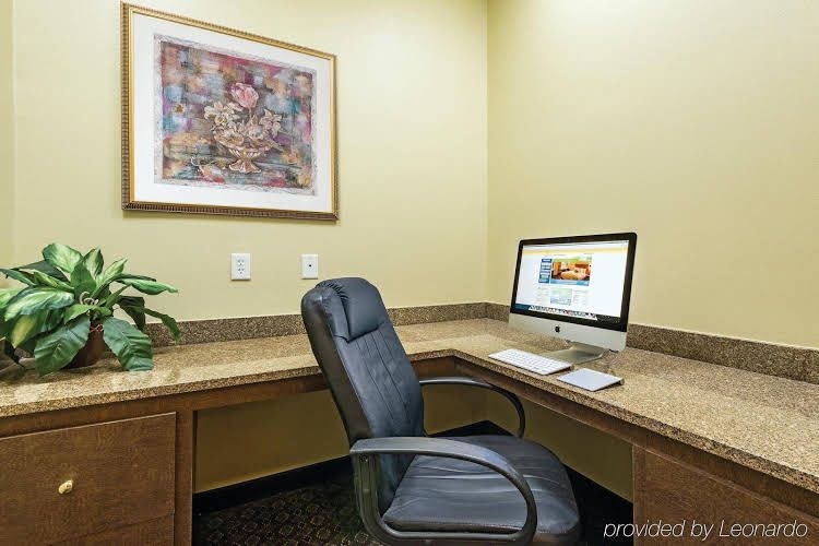La Quinta Inn & Suites Covington0