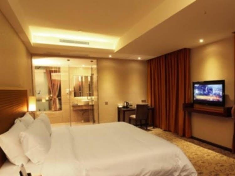 Oriental Shine Hotel3