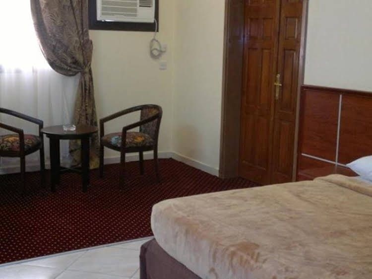 Dorrat Al Salheen Apartments 11