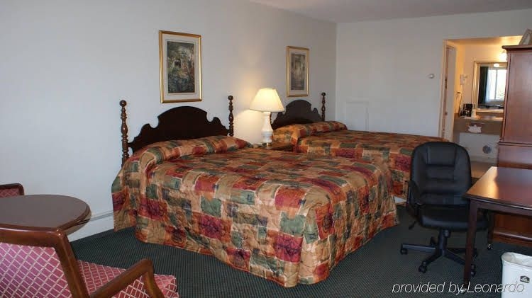 Americas Best Value Inn - Petoskey3
