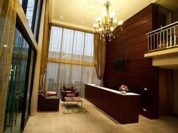 Alisha Court Hotel & Residence0