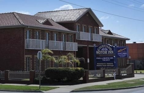 Courtyard Motor Inn0
