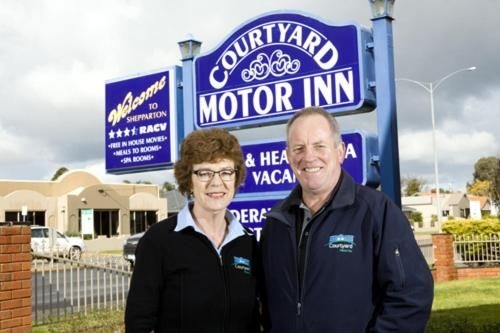 Courtyard Motor Inn1