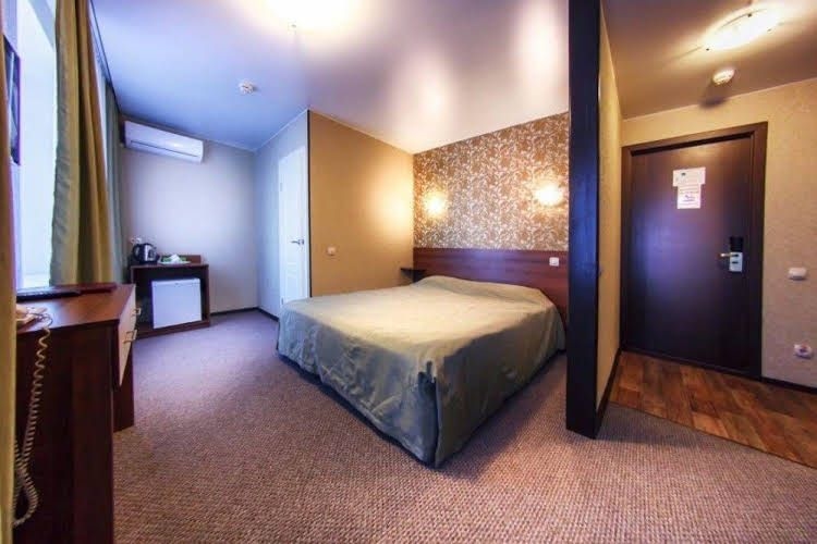 Aurora Hotel1