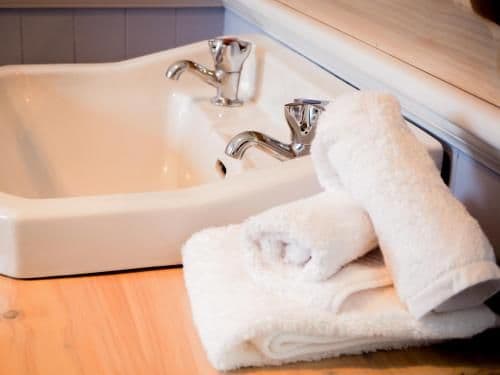 One-Bedroom Cottage with Shower
