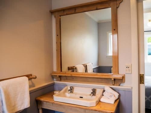 One-Bedroom Cottage with Shower