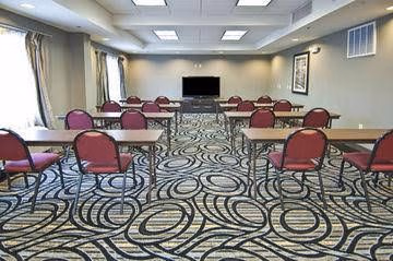 Holiday Inn Express & Suites Jackson/Pearl International Airport2