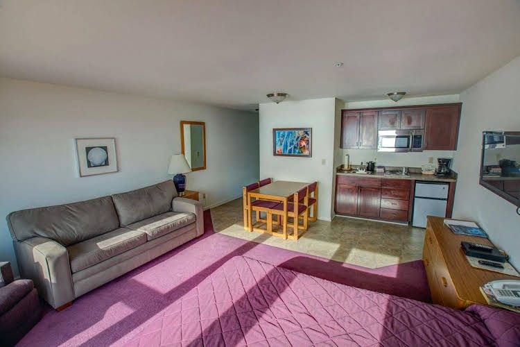 Sea Horse Oceanfront Lodging4