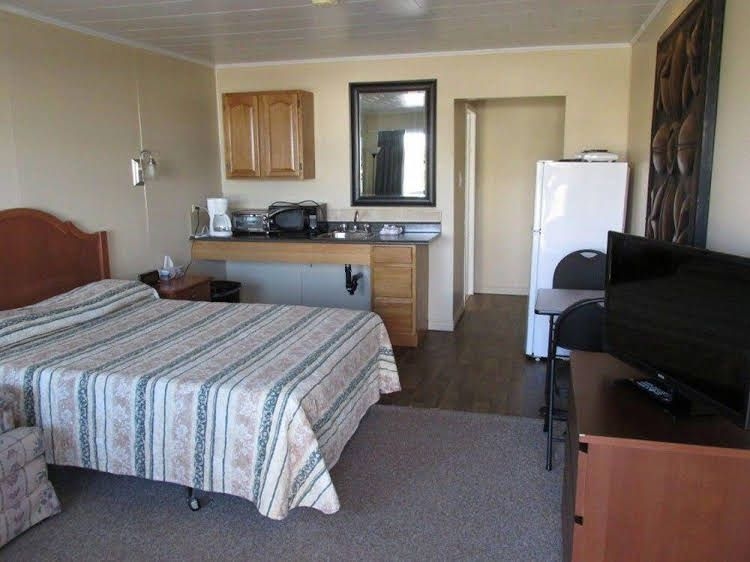 Berry's Motel1