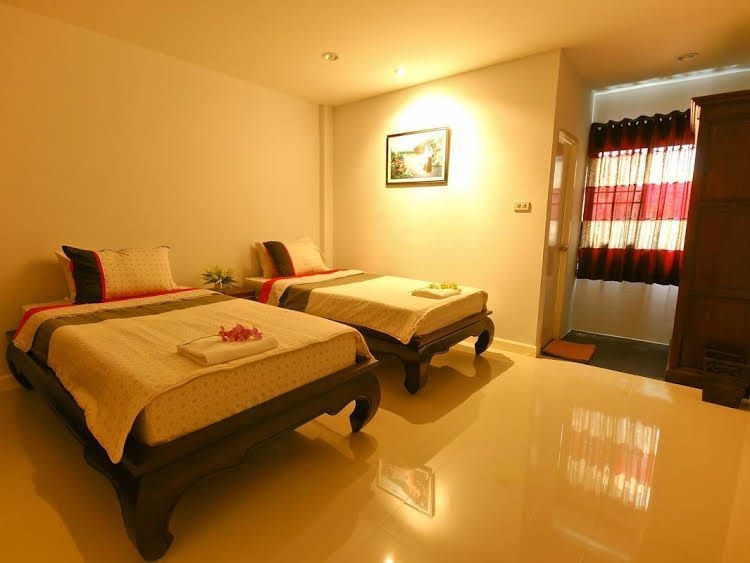 Explore Hotel0