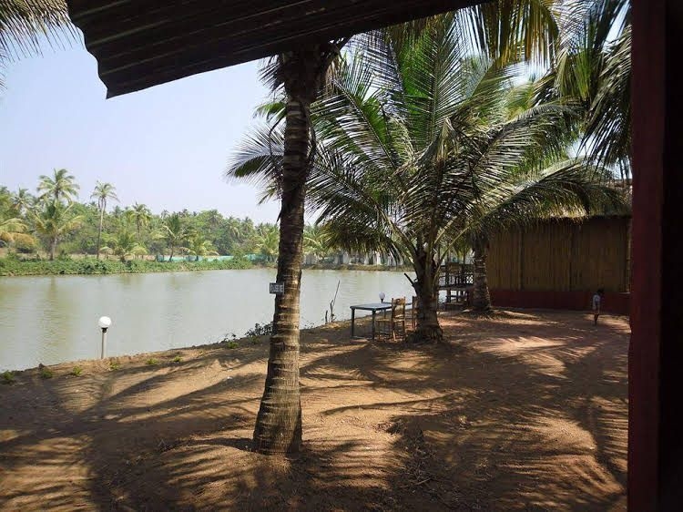 Om Lake Resort3
