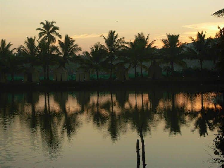 Om Lake Resort Om Lake Resort