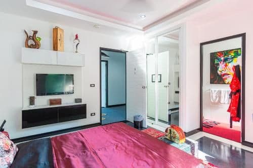 7-Bedroom Villa