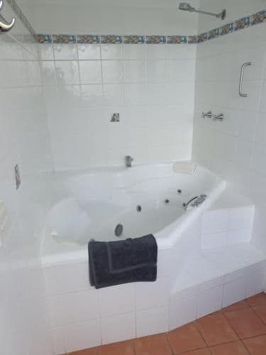 Deluxe Three-Bedroom Apartment