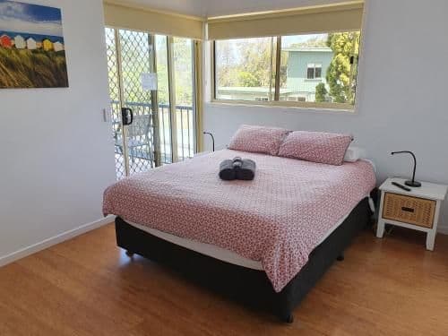 Deluxe Three-Bedroom Apartment
