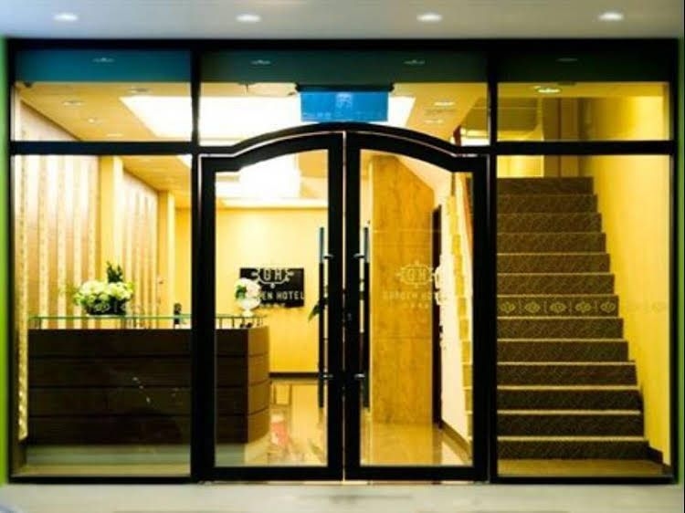Garden hotel2