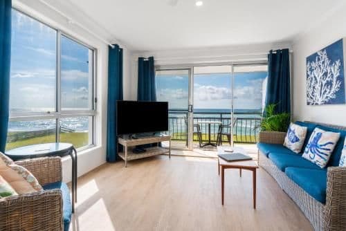 Standard One-Bedroom Apartment with Ocean View - Top Floor